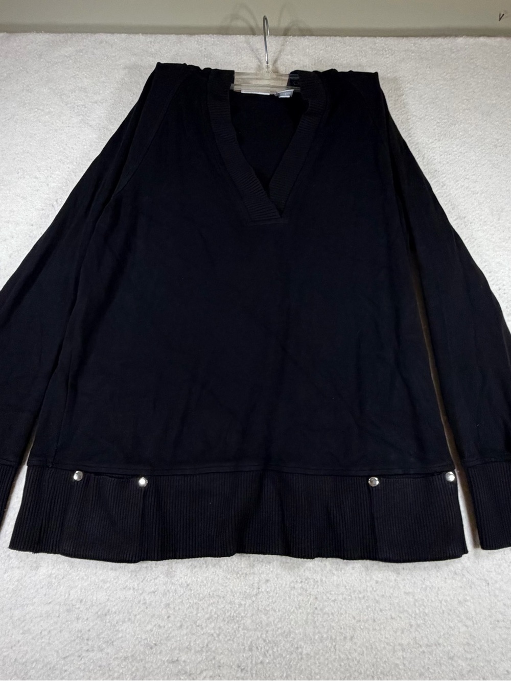 Zenergy By Chicos Black V Neck Long Sleeve Pullover Hooded Size 0